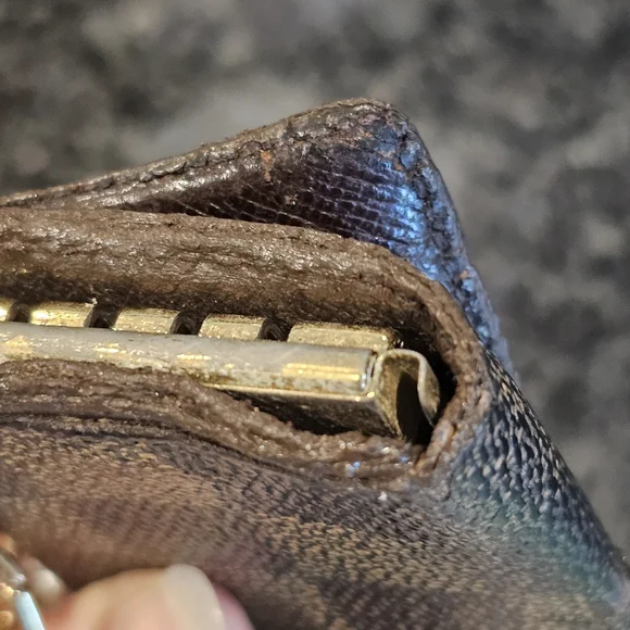 Louis Vuitton Damier Ebene 4 Key Case Holder W/Twilly, Charms, & Wristlet Added - Picture 11 of 17